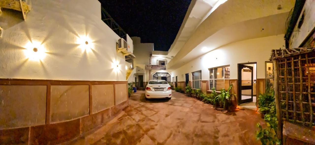 אגרה Hotel Kamal Nearest To Taj Mahal מראה חיצוני תמונה