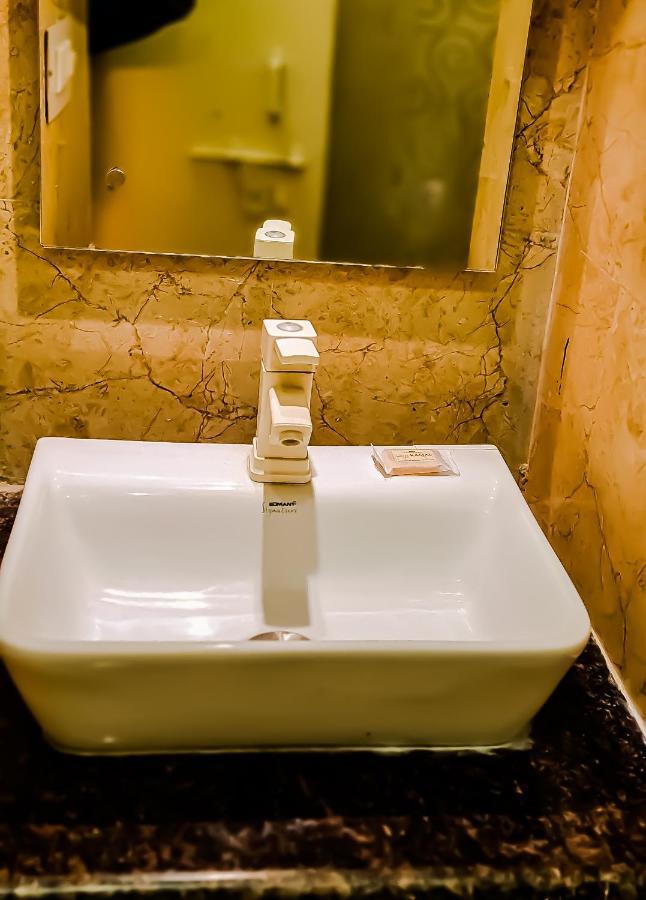 אגרה Hotel Kamal Nearest To Taj Mahal מראה חיצוני תמונה