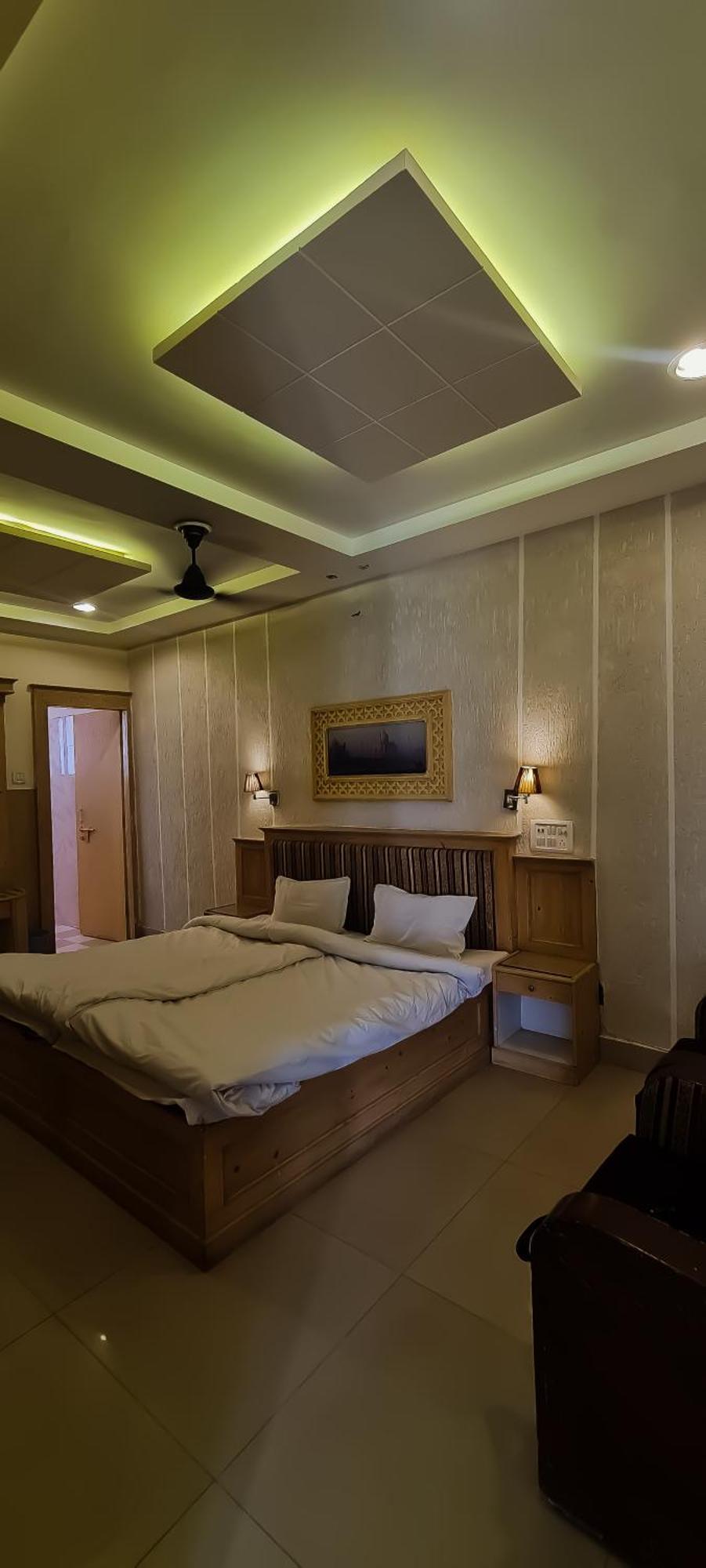 אגרה Hotel Kamal Nearest To Taj Mahal חדר תמונה