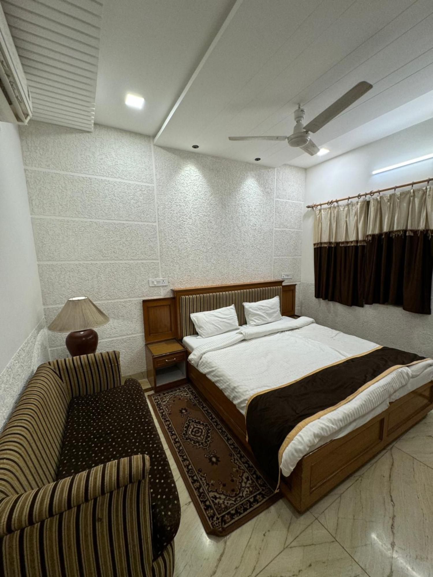 אגרה Hotel Kamal Nearest To Taj Mahal מראה חיצוני תמונה