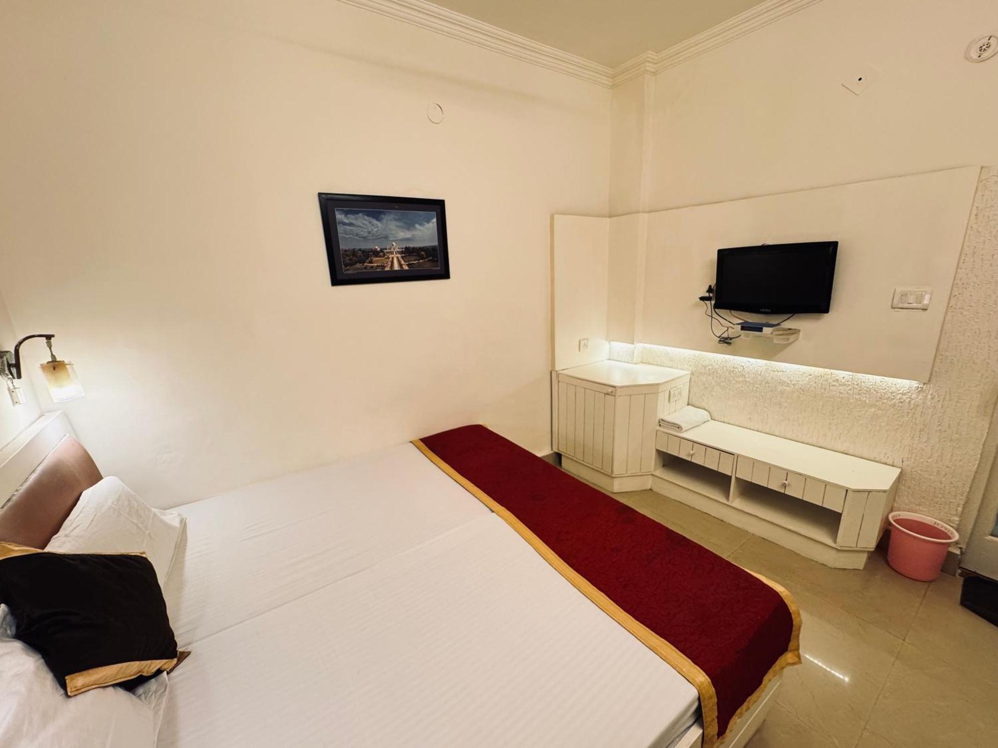אגרה Hotel Kamal Nearest To Taj Mahal מראה חיצוני תמונה