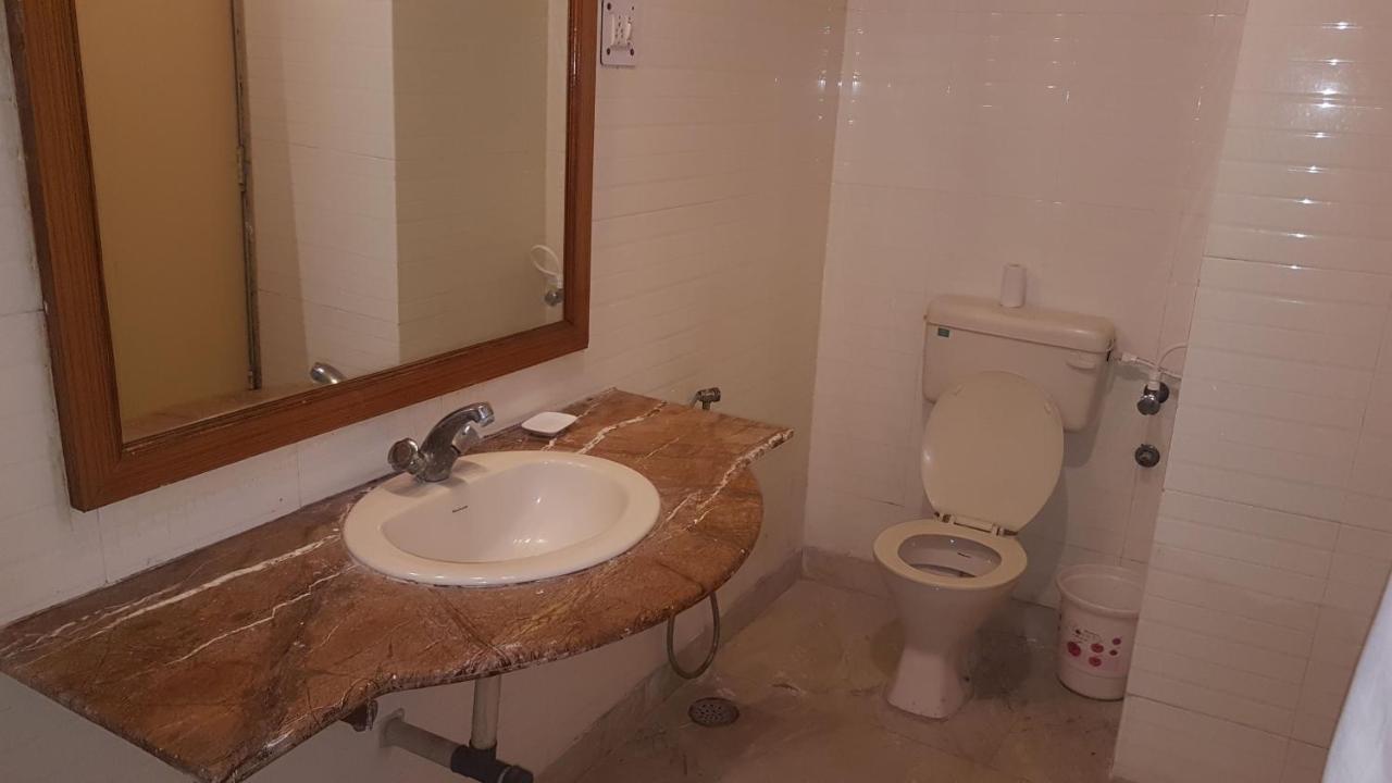 אגרה Hotel Kamal Nearest To Taj Mahal מראה חיצוני תמונה